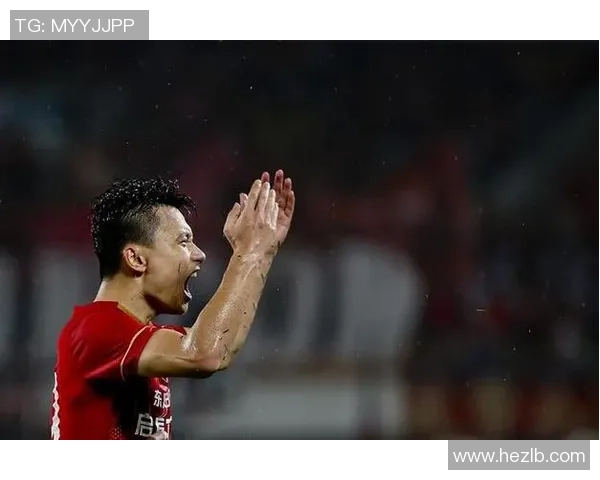 国内痞帅足球明星的魅力与风采解析他们如何在绿茵场上征服球迷